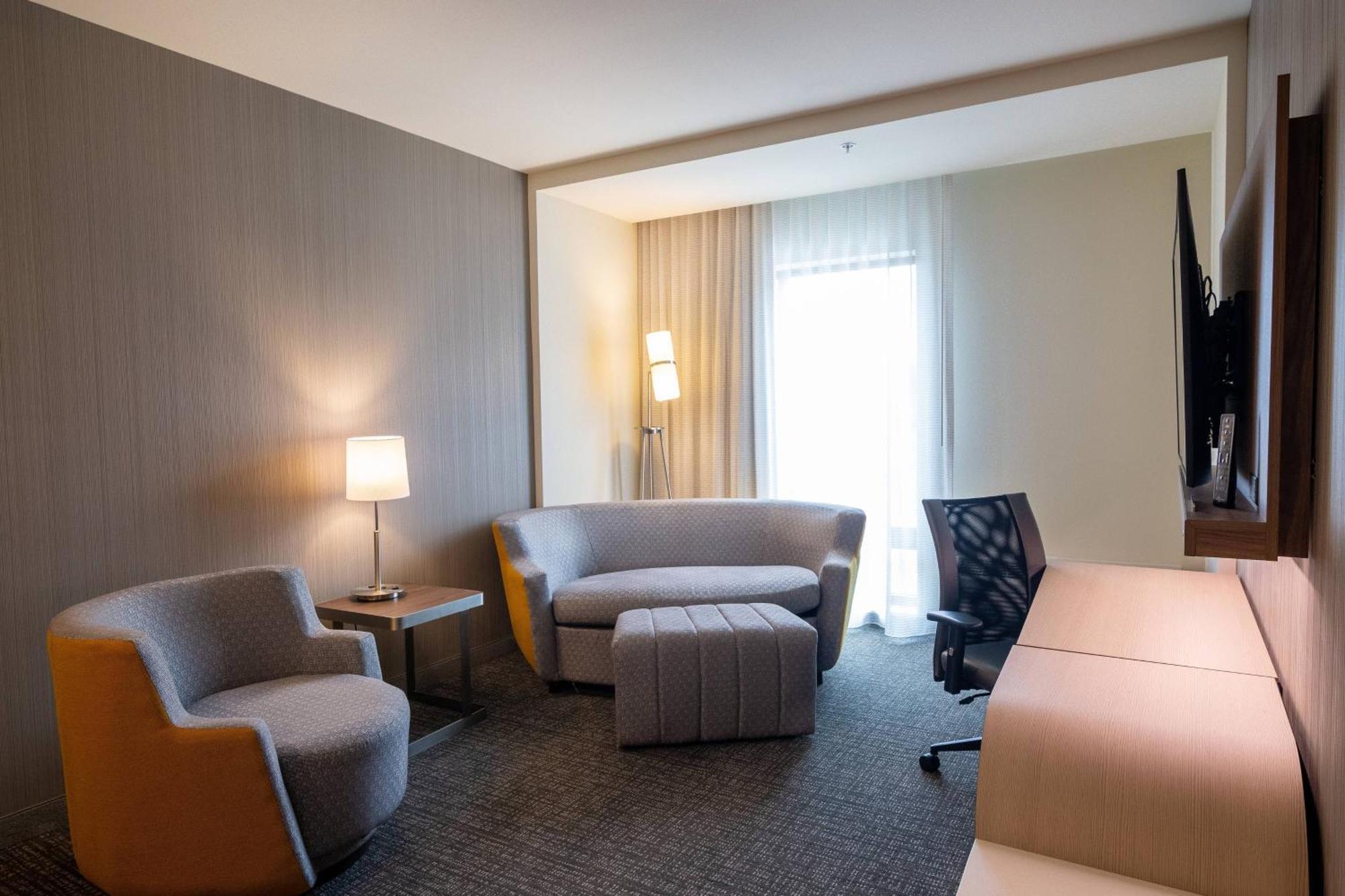 Courtyard By Marriott Картерсвілл Екстер'єр фото